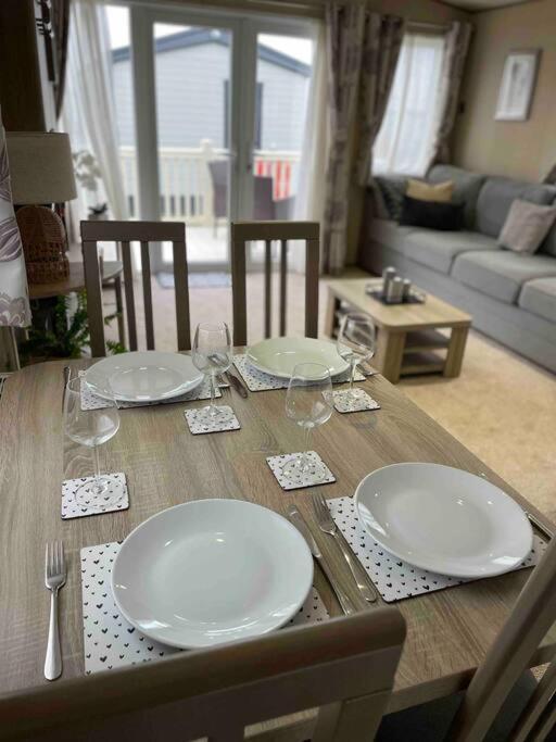 Вилла The Fairways Hideaway - Northumberland Ньюбиггин-бай-те-Си Экстерьер фото