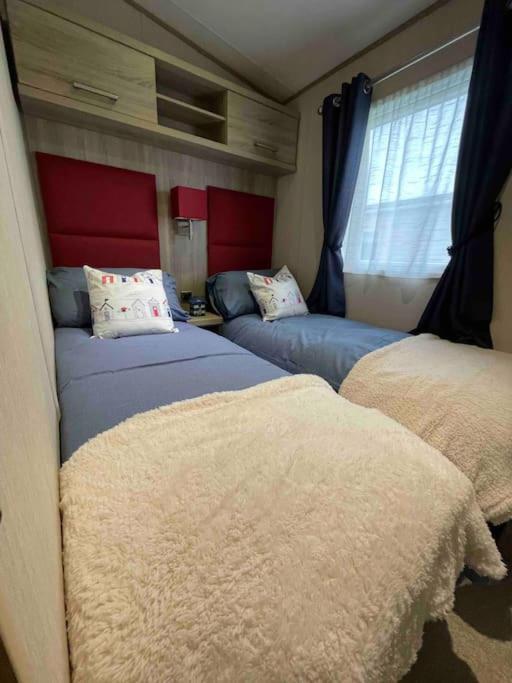 Вилла The Fairways Hideaway - Northumberland Ньюбиггин-бай-те-Си Экстерьер фото